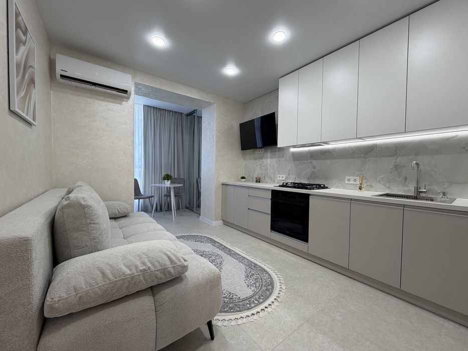 Продам ТОП квартира 46  м2 Спальня + кухня-студия Днепровская Брама 2