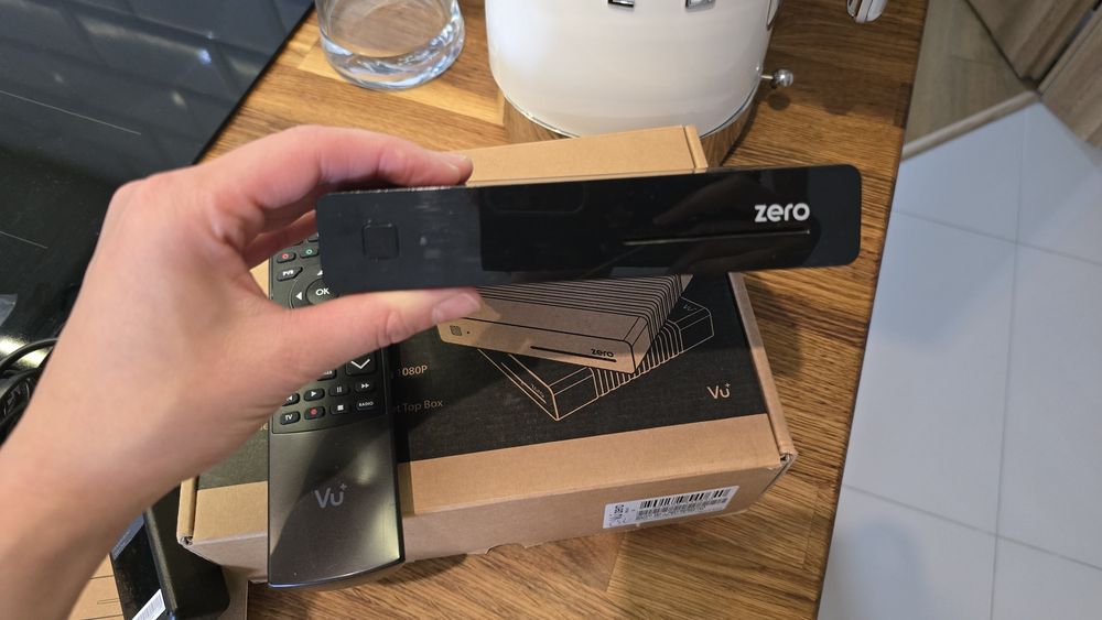 Odbiornik / dekoder VU+ zero REV.2 DVB-S2 HEVC czarny linux E2 oscam