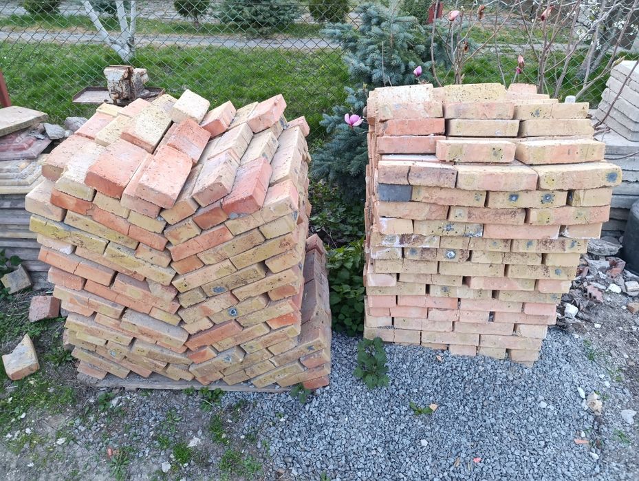 Цегла рядова повнотіла М100