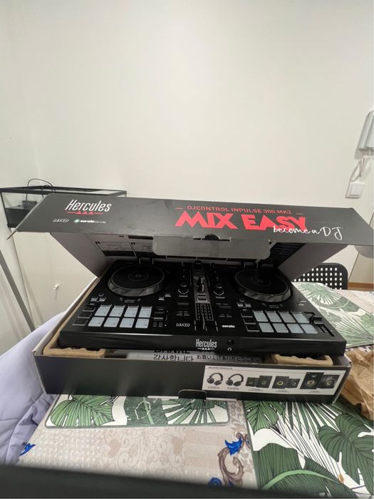 Controlador DJ Hercules Inpulse 300MK2