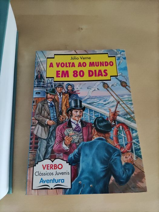 Livros diversos.