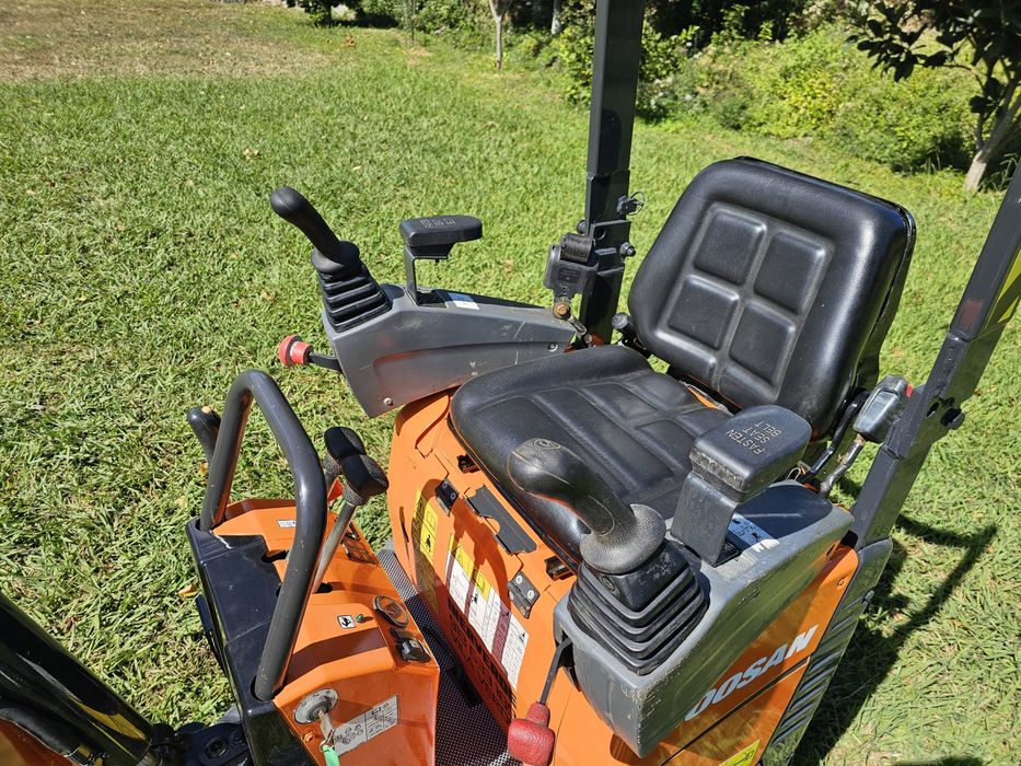 Mini escavadora doosan 1 tn