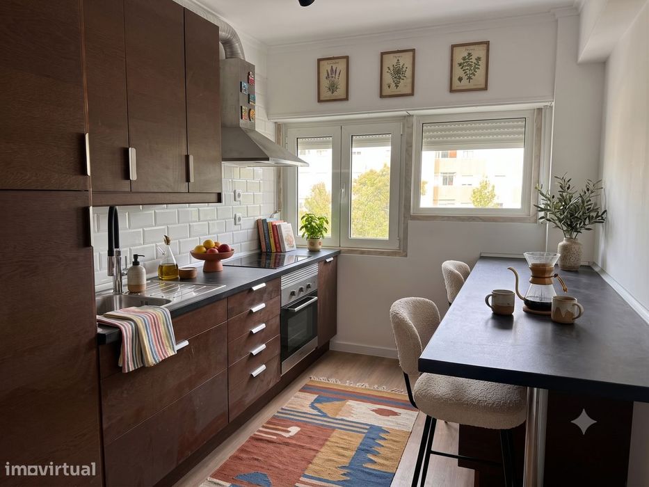 Apartamento T3 no Borel Renovado e Pronto a Habitar: Descubra o Seu R