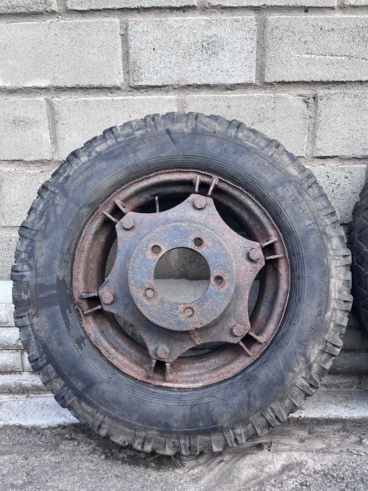 Передні диски з резиною мтз 82