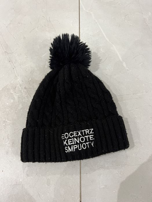 Czapka czarna z pomponem zimowa