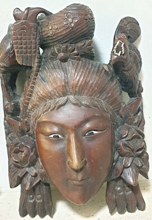 Par de lindas antigas máscaras asiáticas de Deusa Guanyin esculpidas