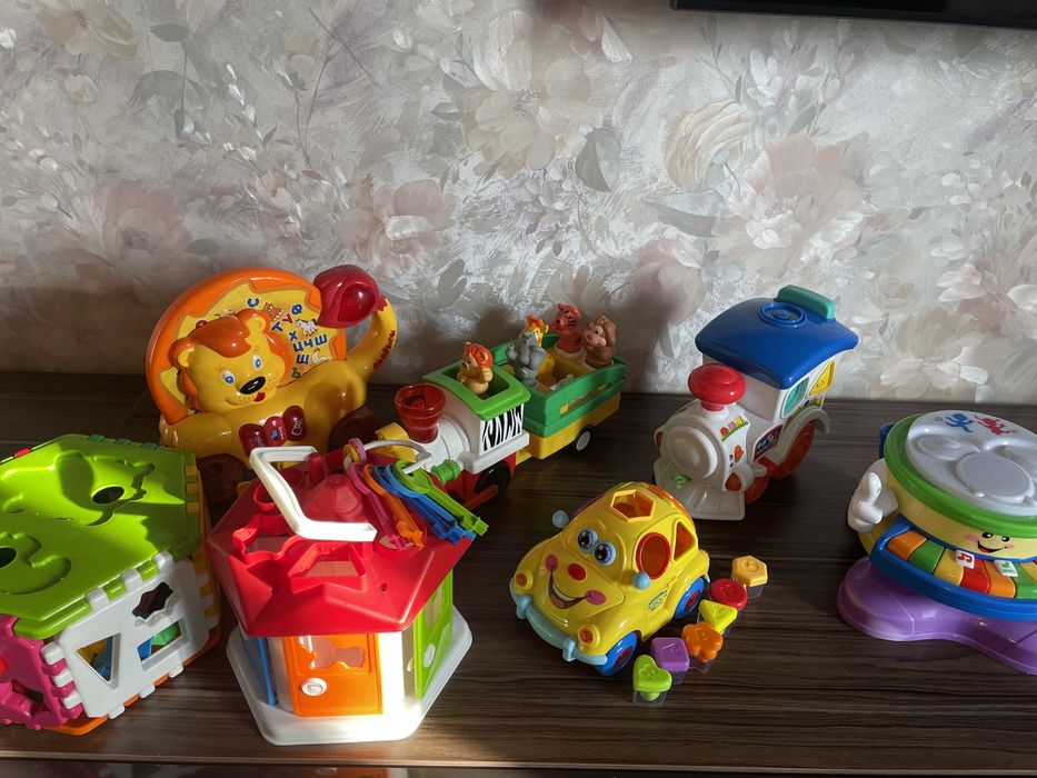 Дитячі розвиваючі іграшки