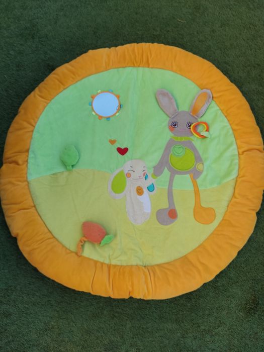 Tapete atividades bebé