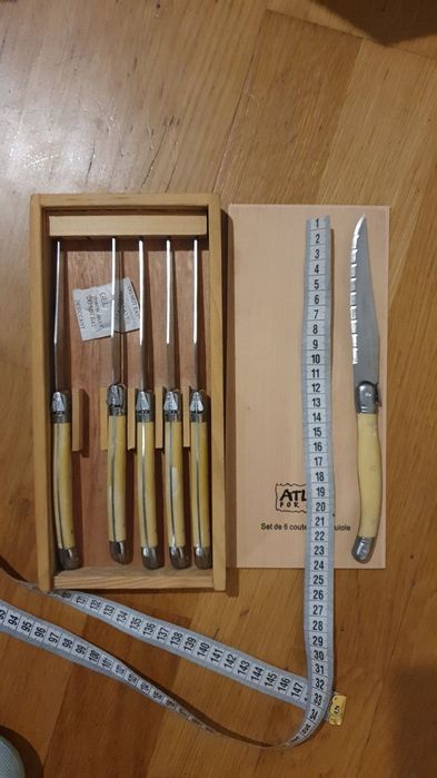 Продам  набор столовый и нож  в коробке Zwilling