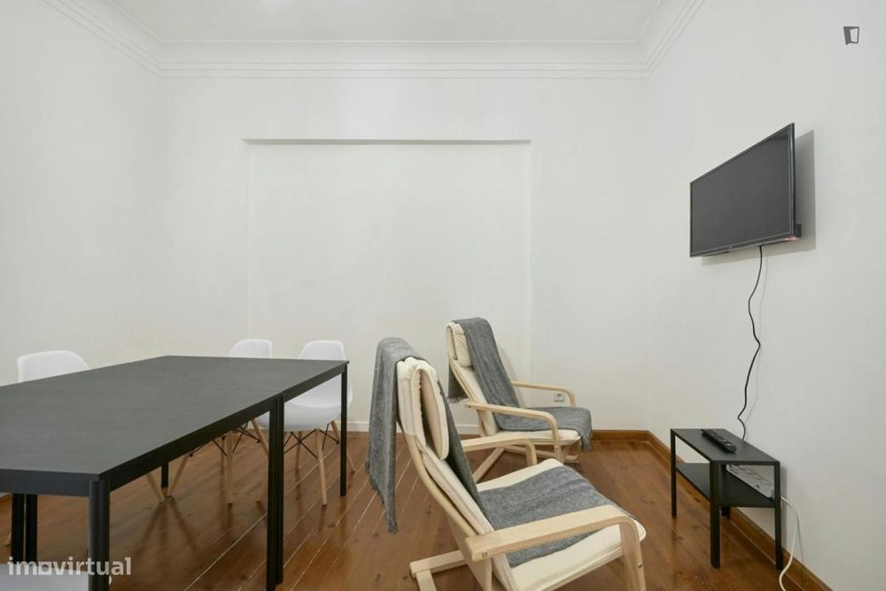 Quarto - localizado em Roma-Areeiro Lisbon