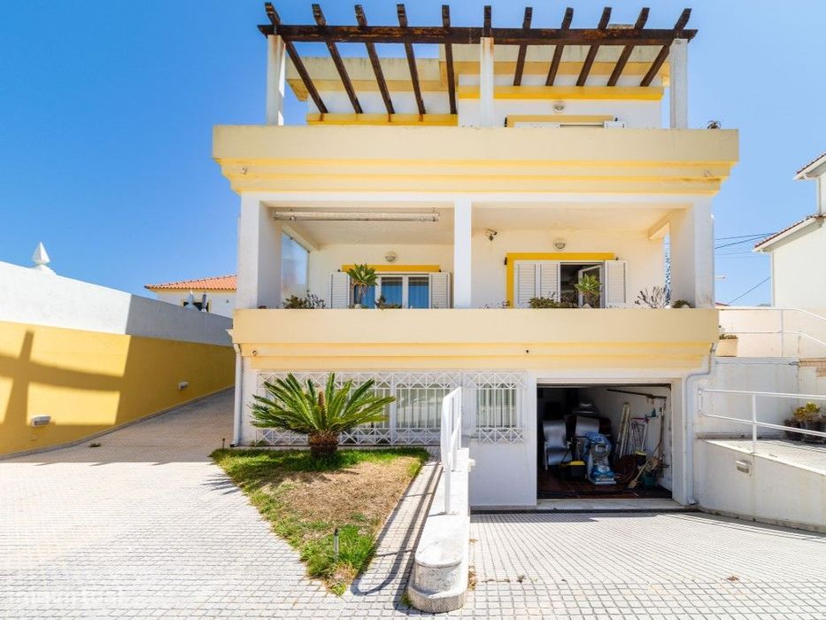 Moradia exclusiva com vista mar deslumbrante, piscina e localização...
