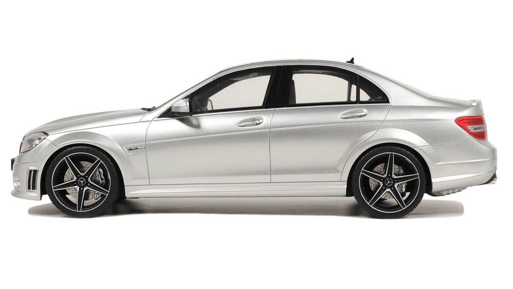 Model 1:18 GT Spirit Mercedes-Benz C-Class C63 AMG 2008 silver (GT462)