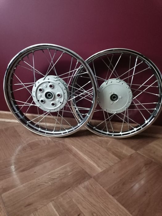 Koła wsk 125 B1 B3 odrestaurowane komplet
