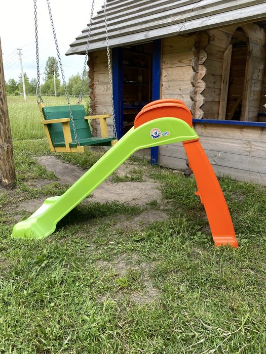 Пластикова дитяча гірка
