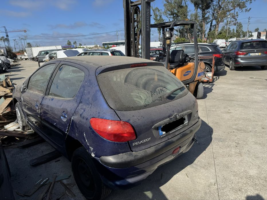 Peugeot 206 1.1 Gasolina 2002 PARA PEÇAS