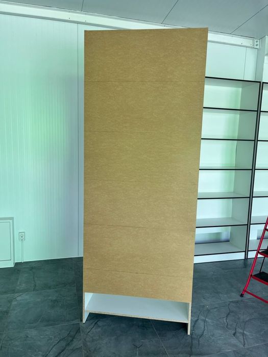 Стелажі полички вітрині для товару або в гардеробну