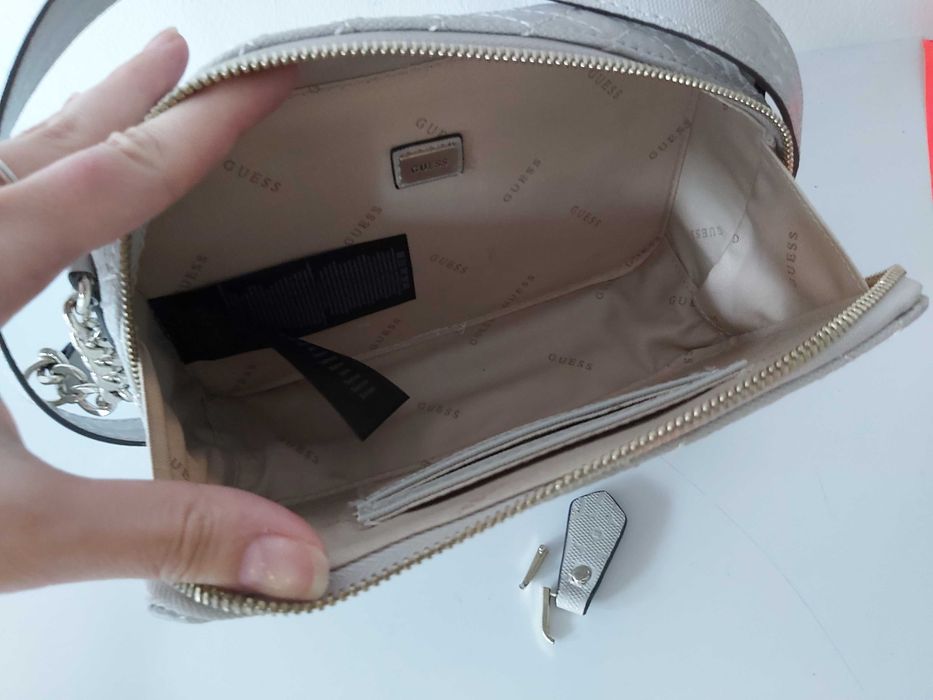 SP Torebka GUESS nowa beżowa monogram listonoszka torba klasyczna