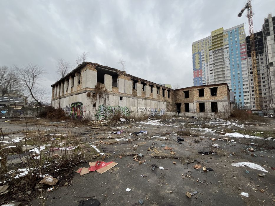 Продаж комплексу нежитлових приміщень 1709м2
