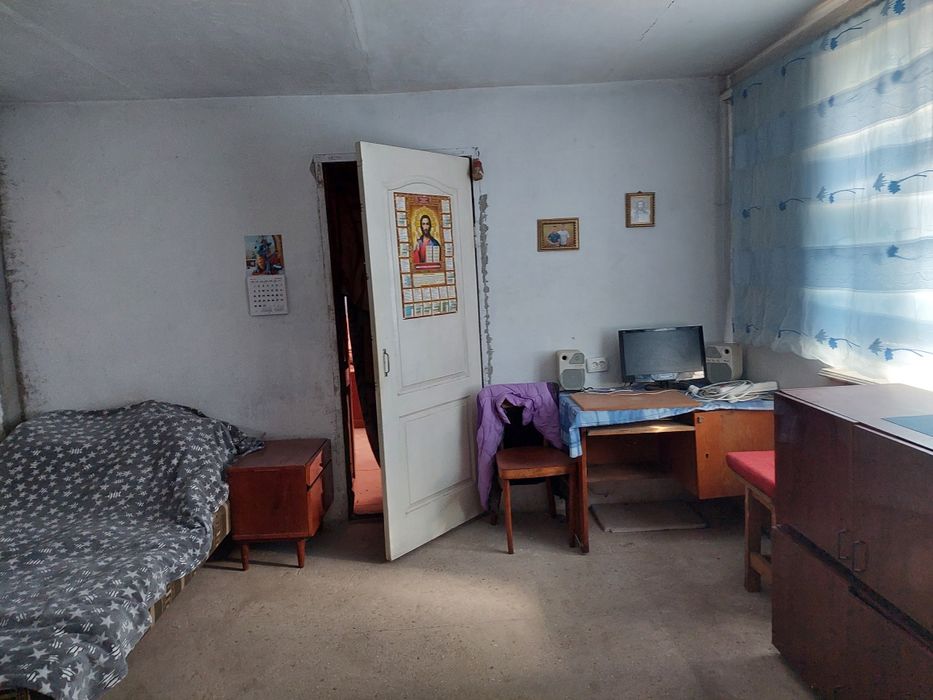 Частина двоповерхового будинку с.Молога