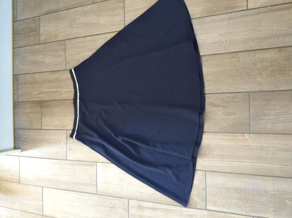 Bardzo elegancka spódnica rozm. 44