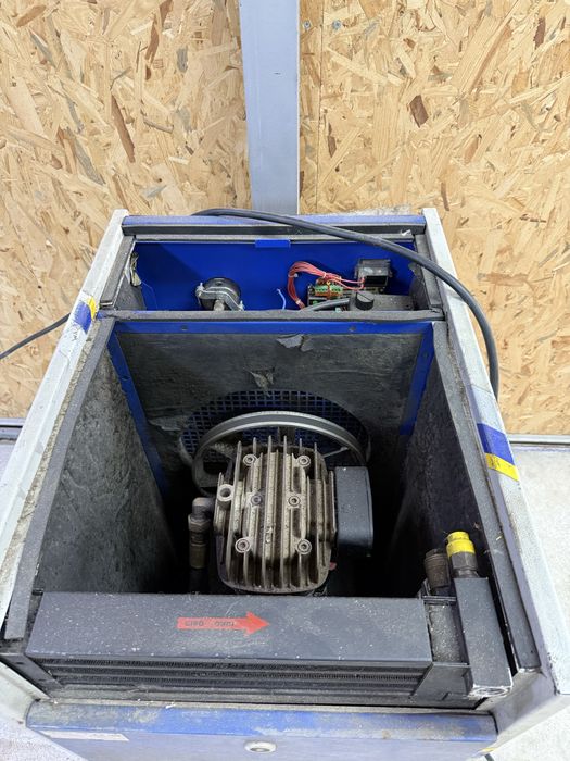 Vendo maquina de moldar contrafortes da marca vifama vendo maquina de