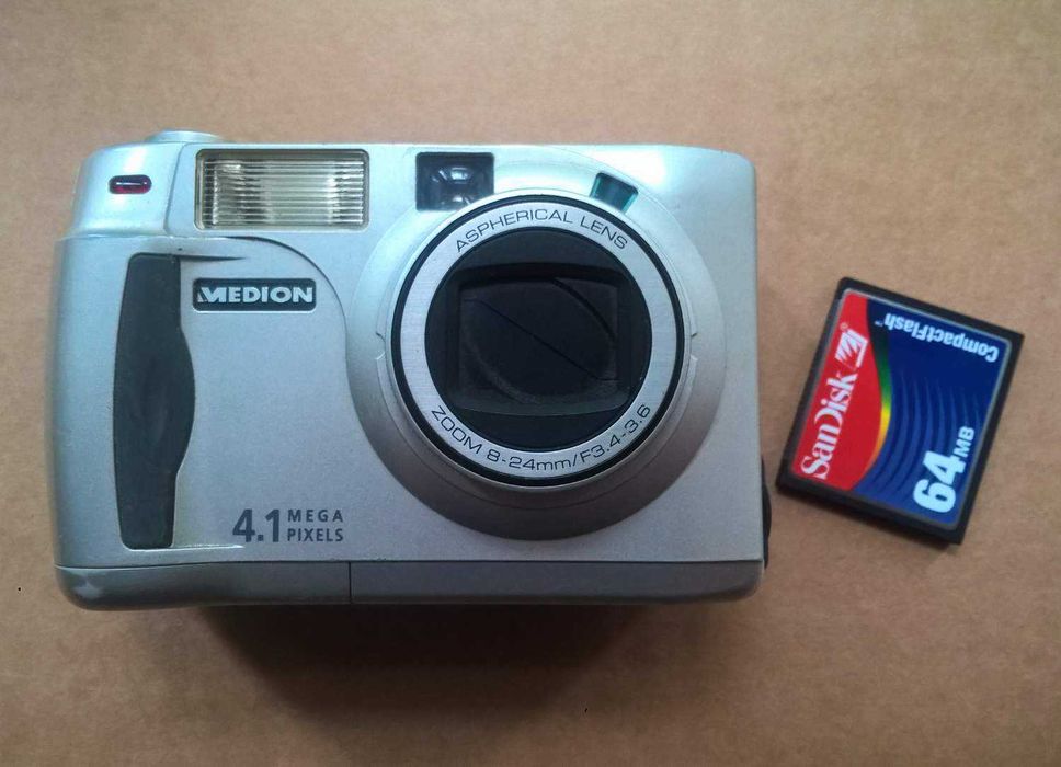 фотокамера Medion MD 9700 - колекційний антикваріат