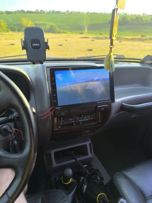 Nissan Terrano   2.7 tdi