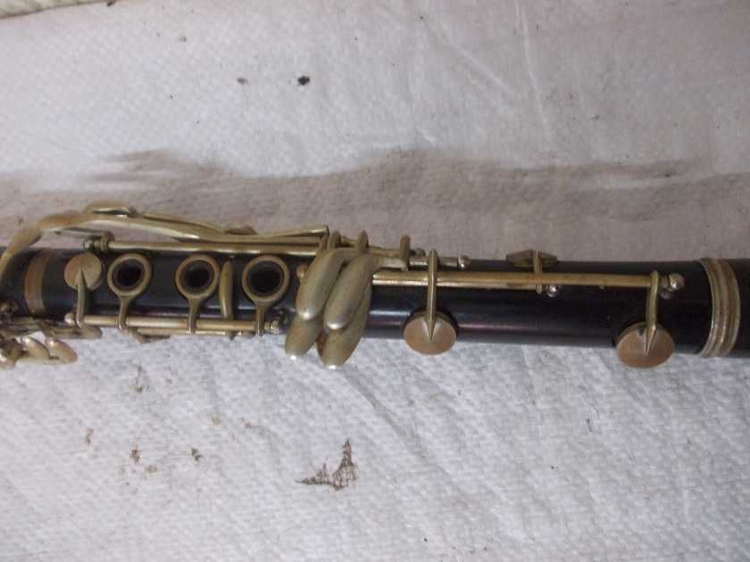 Zabytkowy drewniany sygnowany klarnet Amati