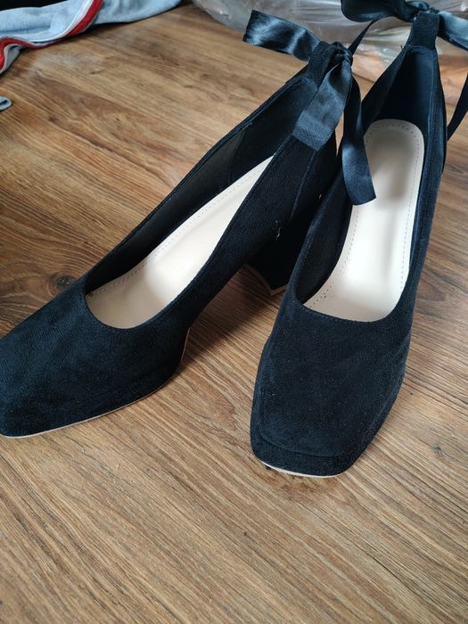 Buty damskie na obcasie