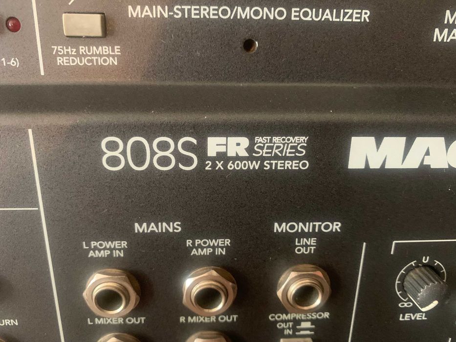 powermikser Mackie / USA/ 2x600 watt - zawodowy