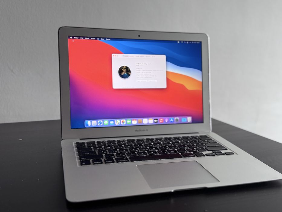 Apple MacBook Air 13" A1466 (2013) | 4 GB RAM | 128 GB SSD | Oryginalna ładowarka