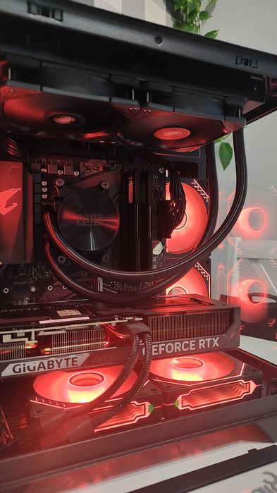 Komputer do gier Ryzen 7 rtx5070 Battlefield GTA Roblox Minecraft