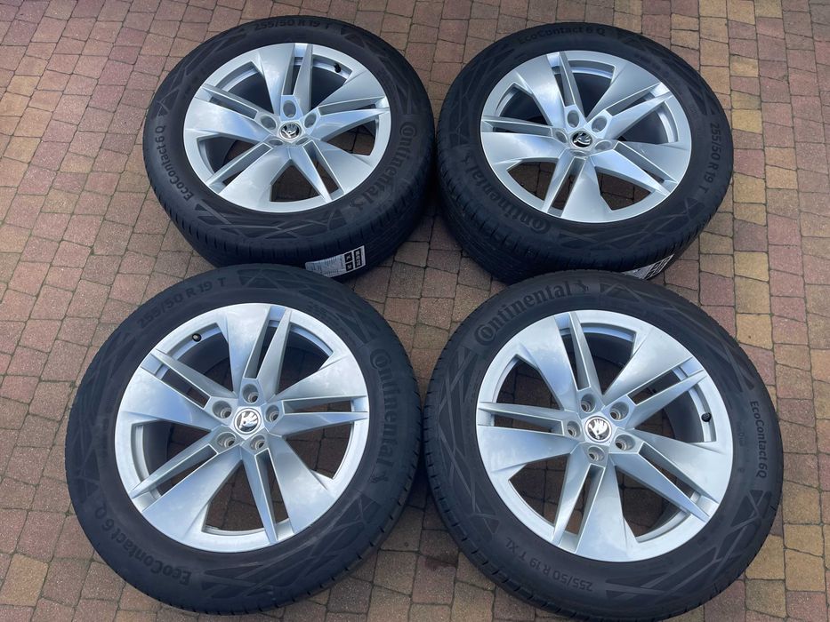 3928. Koła letnie Skoda Enyaq oryginalne 5x112 255/50/19 Continental