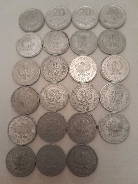 Sprzedam zbiór 23 monet 20gr. każdy w innym roczniku PRL