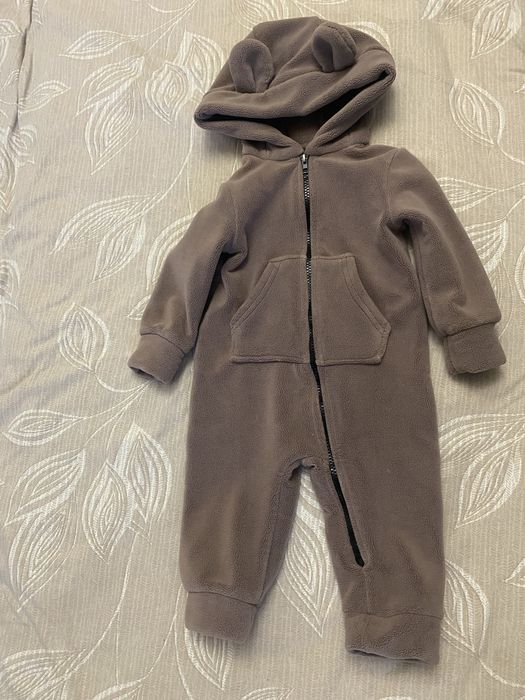 Бодики,костюмы и т.д в отличном состояние ,размер 6-9 месяцев