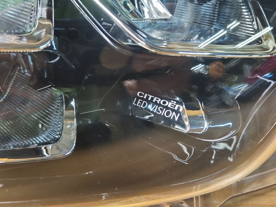 Citroën C3 lift lampa prawa przednia OEM EU Led Vision