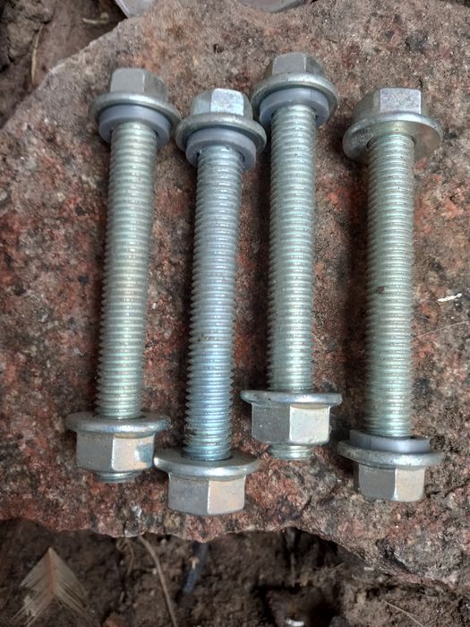 Болти м12×90мм  з гайками твердісь 10.9
