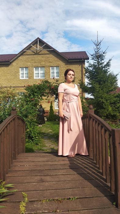 Продам сукню 50 р