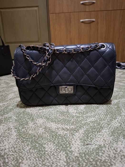 Шкіряна стьобана сумка під Channel