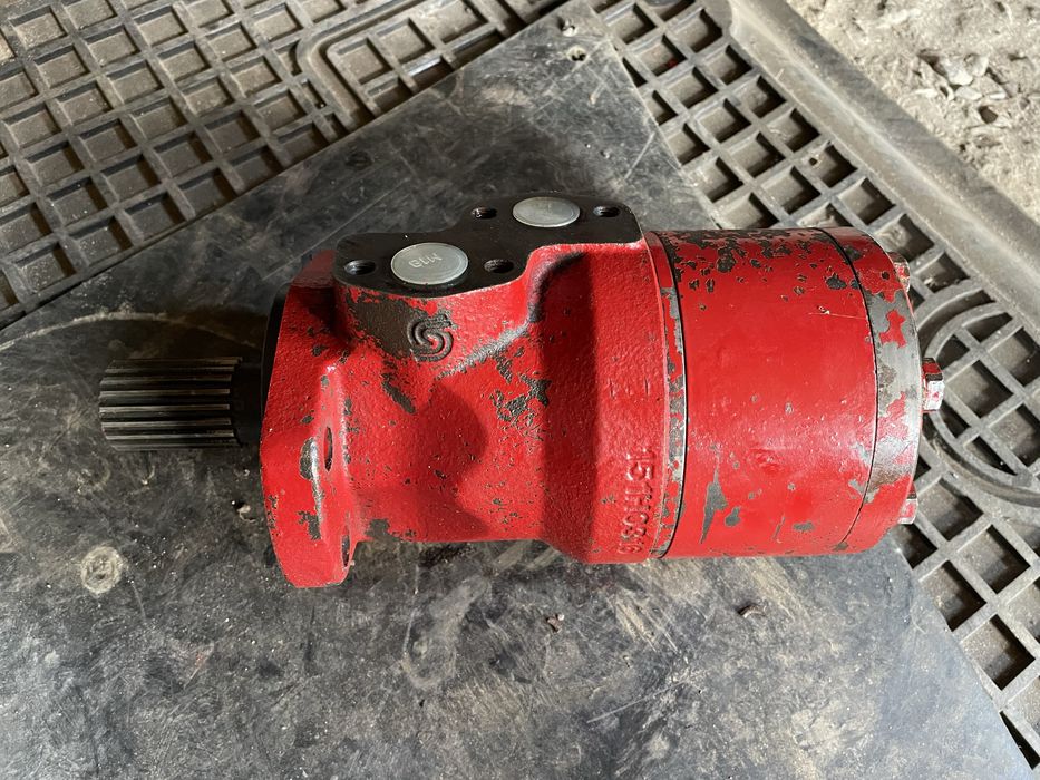 Гідро мотор реверса наклонної камери Case 2388 393903А1