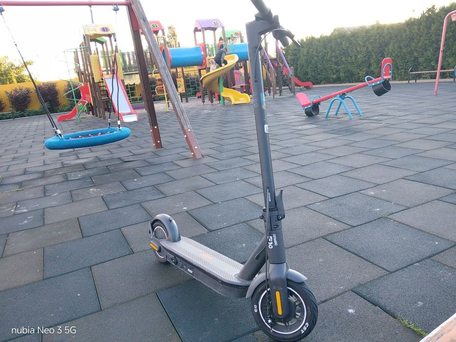 Ninebot g30 max в + - хорошому стані