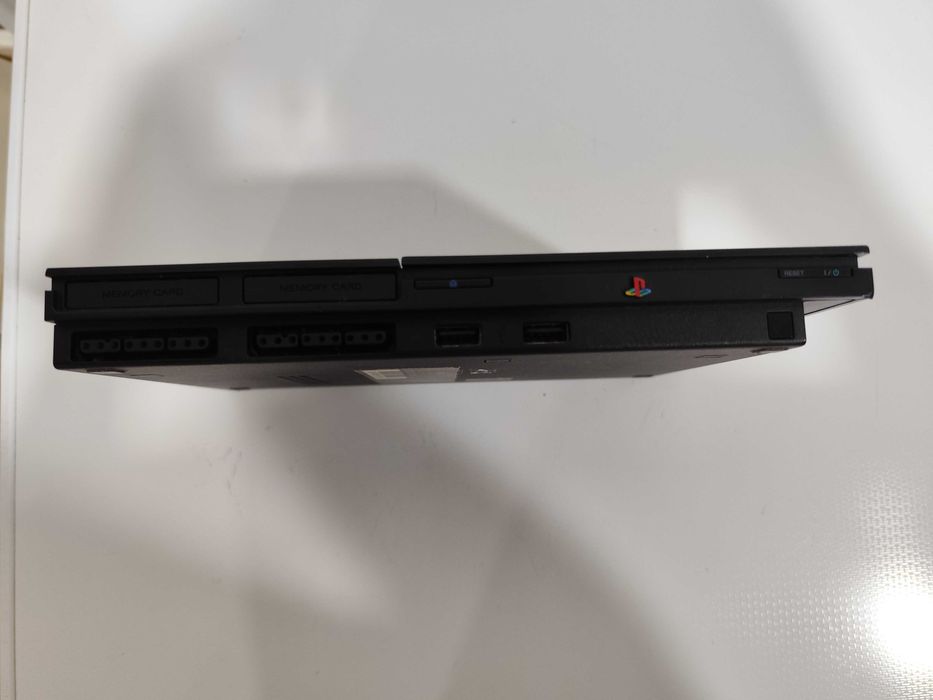 Consola PS2 Slim SCPH-90004 com cabos a funcionar na perfeição