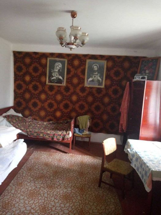 Будинок з земельною ділянкою