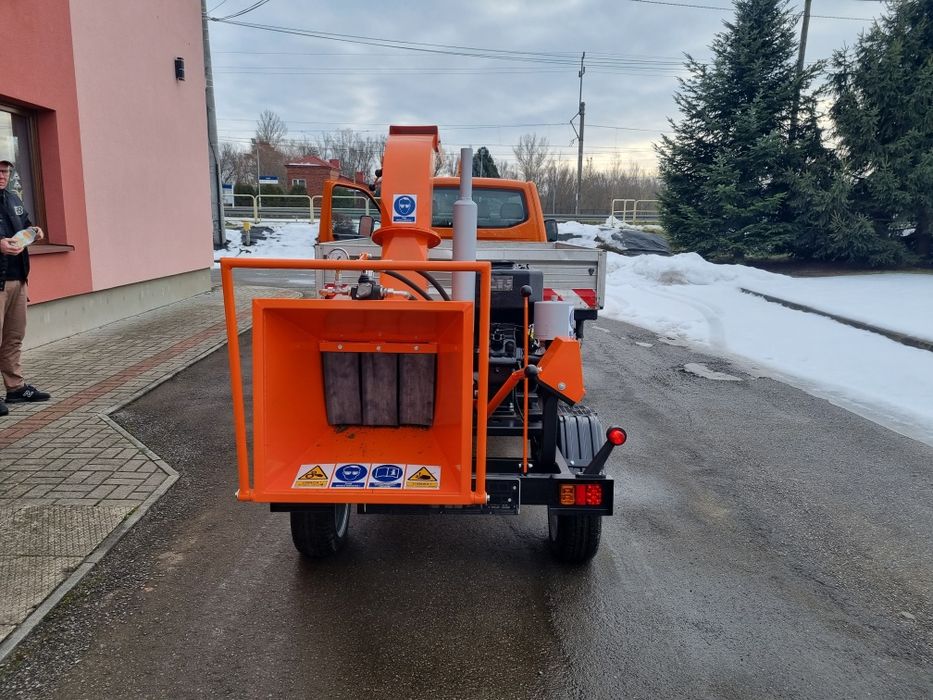 Rębak do gałezi, rębak mobilny, rębak spalinowy