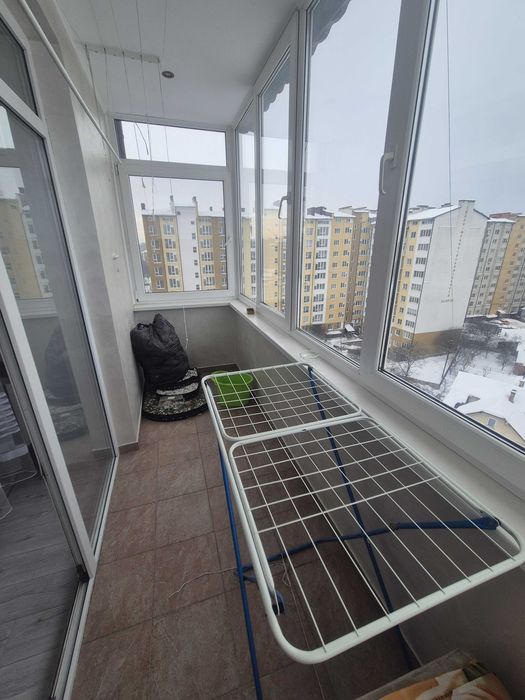 Укомплектована 3-кімнатна квартира в обжитому будинку.