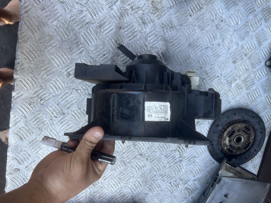 Моторчик печки вентилятор Nissan primera p12 2004г примера ниссан