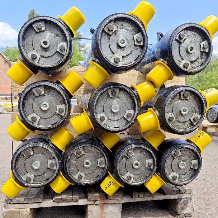 Фронтальні гідроциліндри Туреччина з кожухом в асортименті