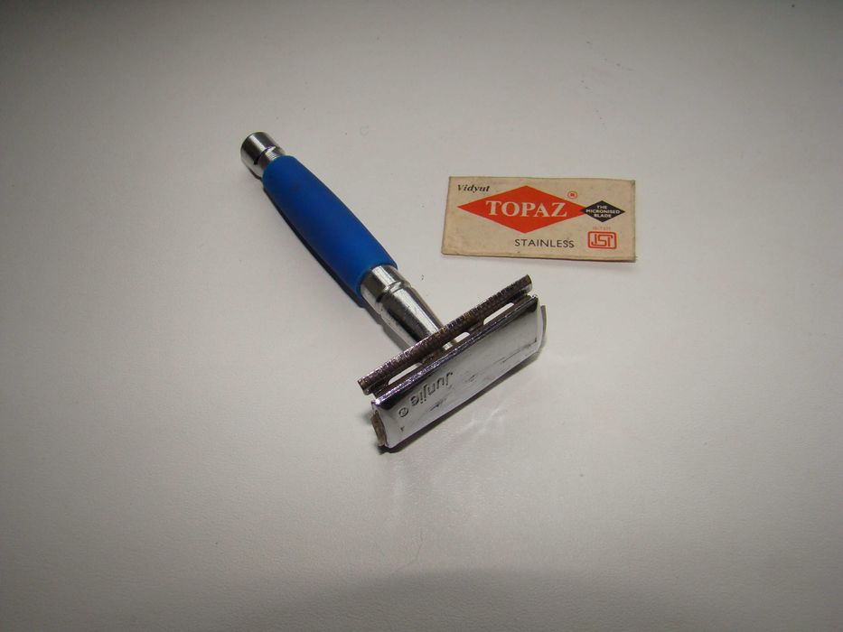 Бритвенный станок Junjie и лезвие Тоpaz.