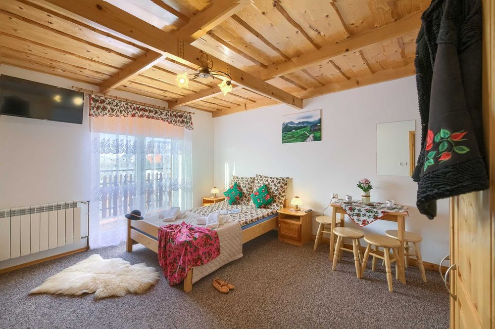 CHAŁUPA GÓROLA-Agroturys.u rolnika z tradycją i pasją wśród zwierząt