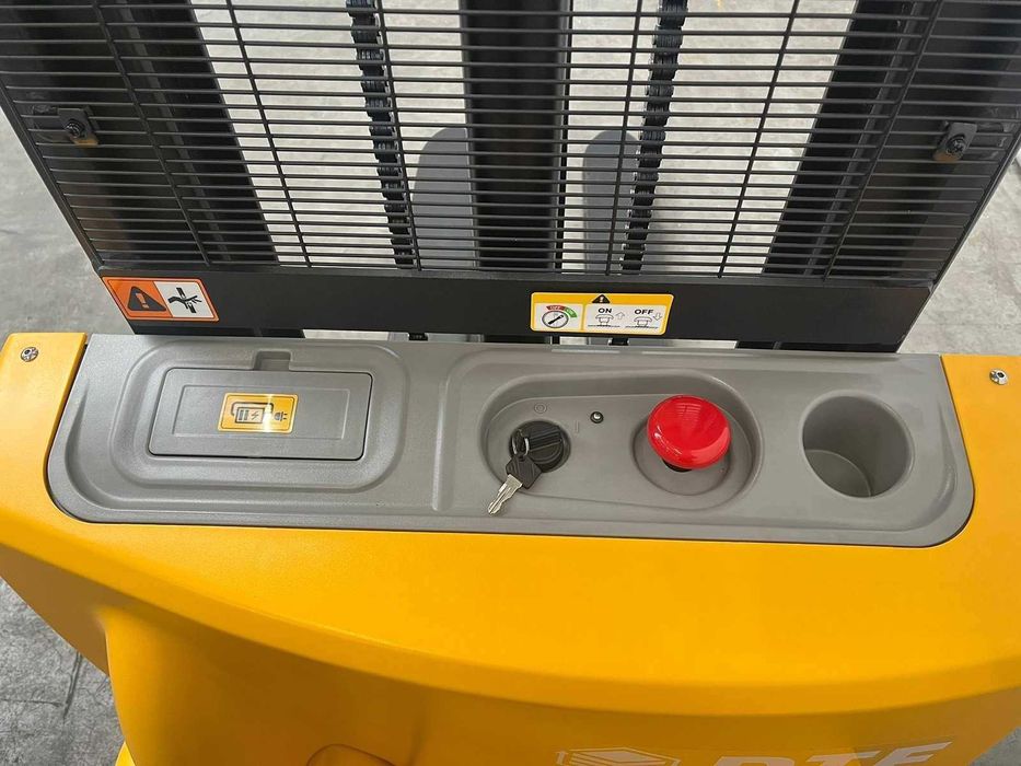 Empilhadeira elétrica RTE 7857-B 1500kg  Nova